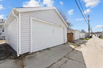 3820 E Munkwitz Ave, Cudahy, WI 53110 - Photo 26