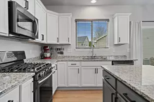 W204N16353 Jackson Dr, Jackson, WI 53037 - Photo 14