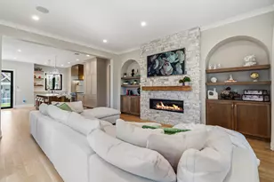 833 Wisconsin St, Lake Geneva, WI 53147 - Photo 8