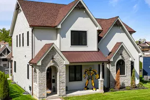 833 Wisconsin St, Lake Geneva, WI 53147 - Photo 2