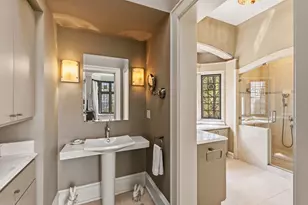 3318 N Lake Dr, Milwaukee, WI 53211 - Photo 22