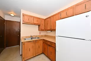7365 S Delaine Dr, Oak Creek, WI 53154 - Photo 6