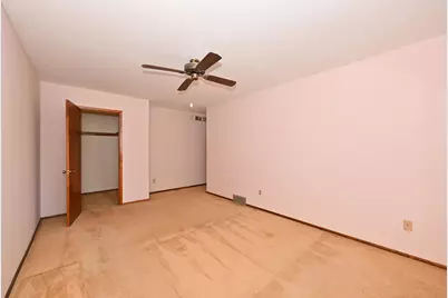 7365 S Delaine Dr, Oak Creek, WI 53154 - Photo 18