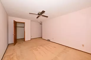 7365 S Delaine Dr, Oak Creek, WI 53154 - Photo 18