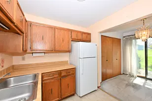 7365 S Delaine Dr, Oak Creek, WI 53154 - Photo 8