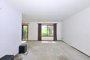 7365 S Delaine Dr, Oak Creek, WI 53154 - Photo 4