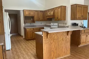 2400 Judith Ln, Waukesha, WI 53188 - Photo 10