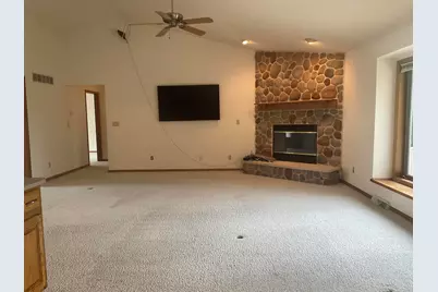 2400  Judith Ln, Waukesha, WI 53188 - Photo 8