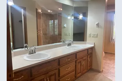 2400  Judith Ln, Waukesha, WI 53188 - Photo 16