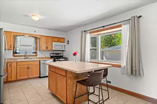 1790 Spruce Ct, South Milwaukee, WI 53172 - Photo 8