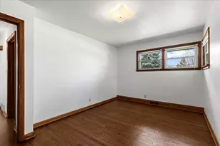 N69W13409 Harding Dr, Menomonee Falls, WI 53051 - Photo 16
