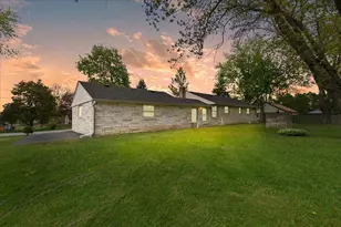 N69W13409 Harding Dr, Menomonee Falls, WI 53051 - Photo 32