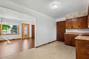 N69W13409 Harding Dr, Menomonee Falls, WI 53051 - Photo 10