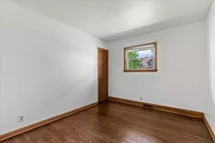 N69W13409 Harding Dr, Menomonee Falls, WI 53051 - Photo 18