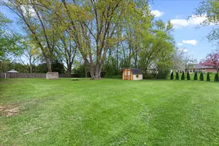 N69W13409 Harding Dr, Menomonee Falls, WI 53051 - Photo 40