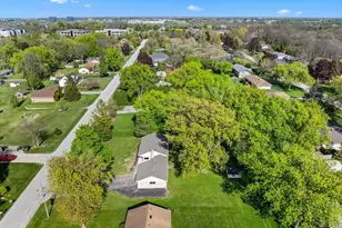 N69W13409 Harding Dr, Menomonee Falls, WI 53051 - Photo 46