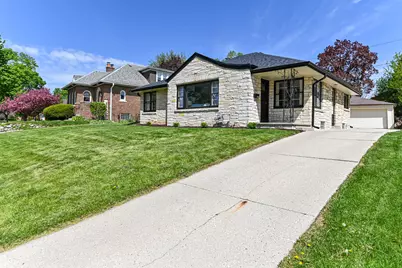 8628  Glencoe Cir, Wauwatosa, WI 53226 - Photo 32