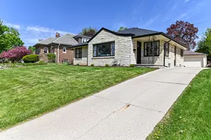8628 Glencoe Cir, Wauwatosa, WI 53226 - Photo 32