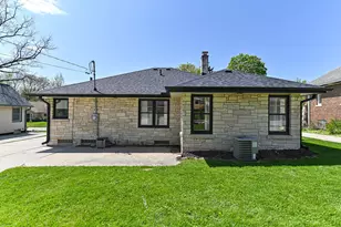 8628 Glencoe Cir, Wauwatosa, WI 53226 - Photo 36