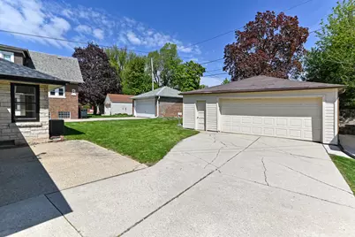 8628  Glencoe Cir, Wauwatosa, WI 53226 - Photo 34