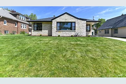 8628  Glencoe Cir, Wauwatosa, WI 53226 - Photo 1