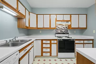 217  Franklin St #2H, Delavan, WI 53115 - Photo 14