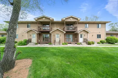 217  Franklin St #2H, Delavan, WI 53115 - Photo 2