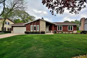 W224N2618 Ridgewood Ln, Pewaukee, WI 53186 - Photo 1