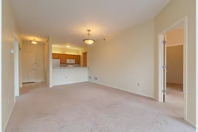 6995 S Riverwood Blvd #B06, Franklin, WI 53132 - Photo 8