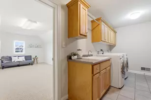 N36W22663 Long Valley Rd, Pewaukee, WI 53072 - Photo 36