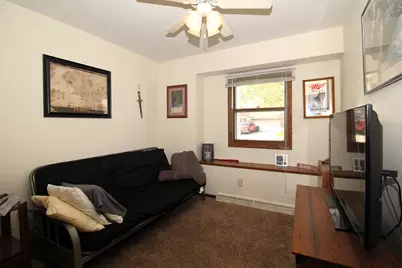 2111  Canary St, West Bend, WI 53090 - Photo 12
