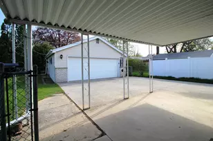 2111 Canary St, West Bend, WI 53090 - Photo 22