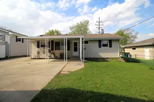 2111 Canary St, West Bend, WI 53090 - Photo 2