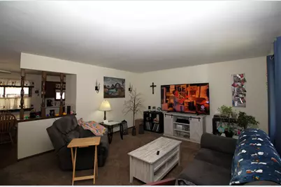 2111  Canary St, West Bend, WI 53090 - Photo 6