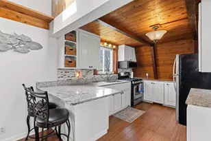 W10285 Shorecrest Dr, Fox Lake, WI 53933 - Photo 12