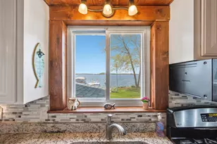 W10285 Shorecrest Dr, Fox Lake, WI 53933 - Photo 10