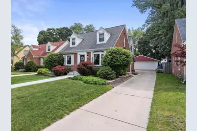4942 N Berkeley Blvd, Whitefish Bay, WI 53217 - Photo 2