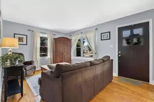 4942 N Berkeley Blvd, Whitefish Bay, WI 53217 - Photo 4