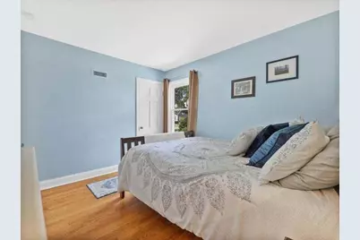 4942 N Berkeley Blvd, Whitefish Bay, WI 53217 - Photo 12