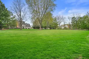 126 Hickory Dr, Delafield, WI 53018 - Photo 14