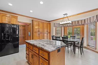 126  Hickory Dr, Delafield, WI 53018 - Photo 24