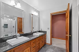 126 Hickory Dr, Delafield, WI 53018 - Photo 38