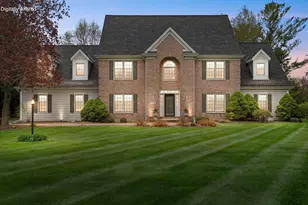 126 Hickory Dr, Delafield, WI 53018 - Photo 1