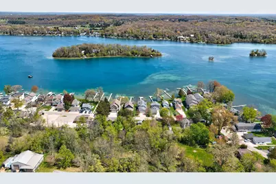 5704 W Lake Dr, West Bend, WI 53095 - Photo 46
