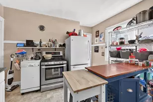 3313 N Summit Ave, Milwaukee, WI 53211 - Photo 12