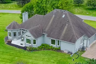 W292N3634 Stillmeadow Rd, Delafield, WI 53072 - Photo 6