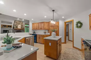 W292N3634 Stillmeadow Rd, Delafield, WI 53072 - Photo 20