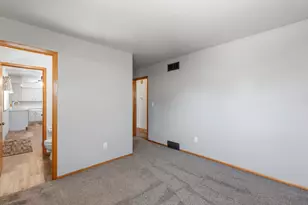4248 S 91st Pl, Greenfield, WI 53228 - Photo 20