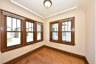 3737 W Miller Ln, Milwaukee, WI 53208 - Photo 4