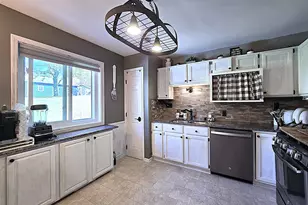 478 Park Ave, Burlington, WI 53105 - Photo 4
